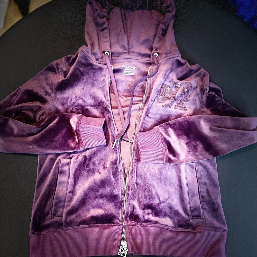 Calvin Klein Women’s Purple Velvet Hoodie and Sweatpants Set. NEW/XSMALL